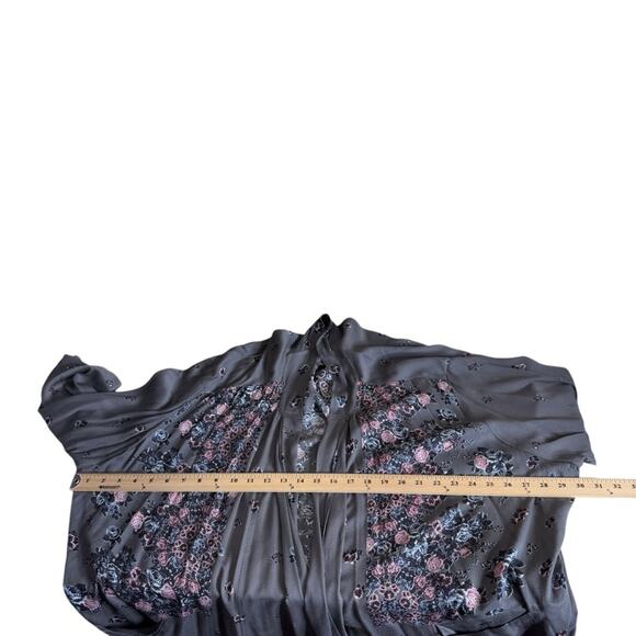 Urban Outfitters Ecote Gray Floral Open Front Cardigan Kimono Women’s Size Small - Picture 4 of 8